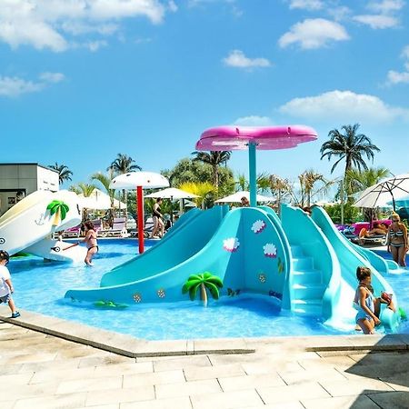 Mur Apartament Alezzi Beach Resort Năvodari Exteriér fotografie