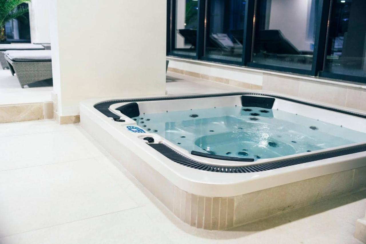 Mur Apartament Alezzi Beach Resort Năvodari Exteriér fotografie