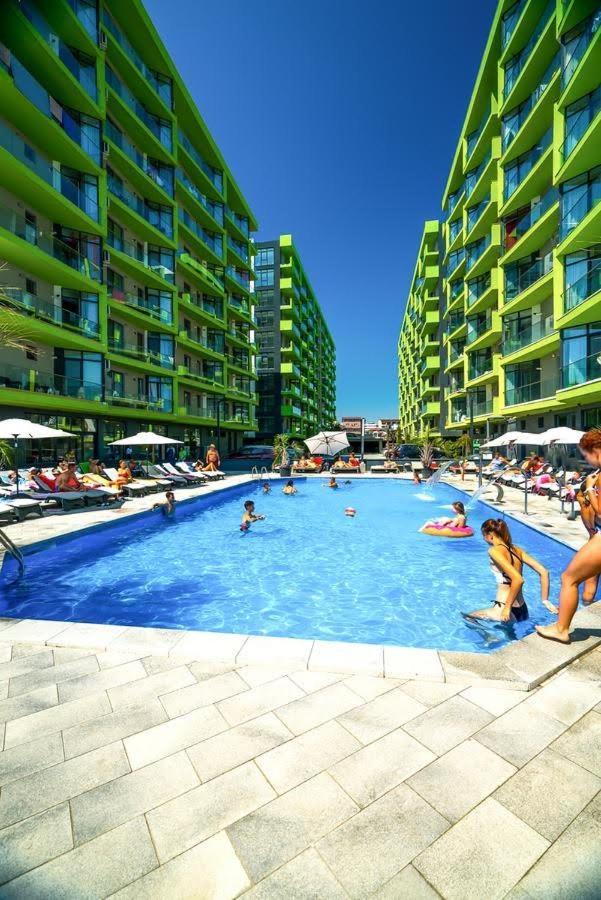 Mur Apartament Alezzi Beach Resort Năvodari Exteriér fotografie